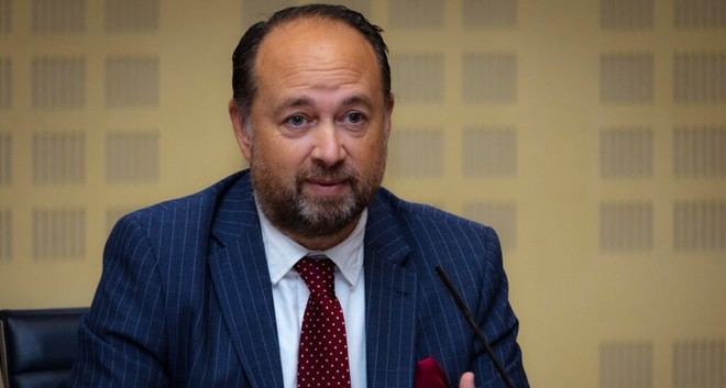 La Junta apoya el nuevo enfoque de los decanos de Derecho sobre los trabajos fin de grado y la inteligencia artificial