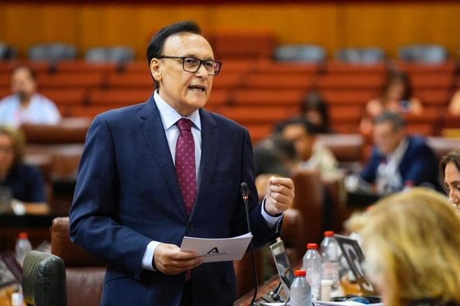 Andalucía presenta el decreto universitario más social de España