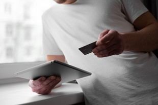 Empresas se preparan ante el aumento de suplantaciones digitales en verano