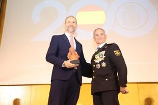 La UPCT recibe un reconocimiento de la Policía Nacional por su colaboración continua