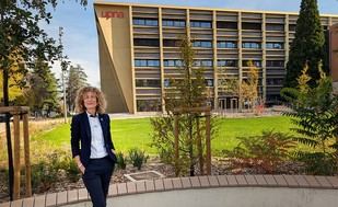 Cristina García-Vivar, primera catedrática de Enfermería en Navarra