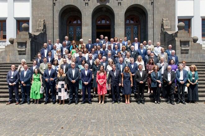 La Reina Letizia destaca el español como una 'herramienta de seducción' en la reunión del Cervantes en La Laguna
