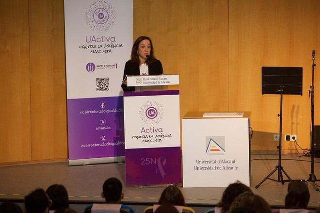 La UA se compromete en el 25N contra la violencia de género y el negacionismo