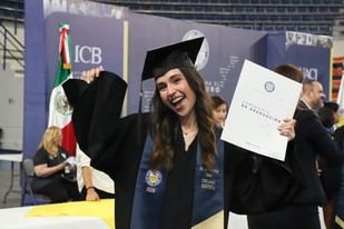 La UACJ celebra la graduación de 217 nuevos profesionales de la salud en un evento simbólico y emotivo