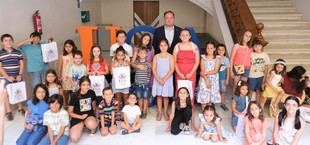 Premios del Concurso de Dibujo "Ecosistema Azul" en la UCA con actividades infantiles