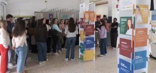 Inaugurada exposición sobre mujeres en la ciencia en la UCA