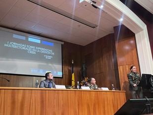 Conferencia en la UCAV sobre intervención psicológica en crisis de las Fuerzas Armadas