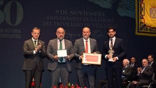 La UCLM recibe la Medalla al Mérito Municipal de Albacete