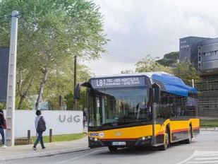 La UdG distribuye más de 2.000 abonos de bus a estudiantes