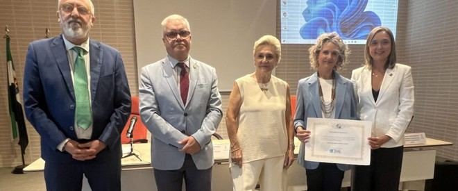 La UEx otorga la Beca del Dr. Astudillo a una destacada estudiante de Medicina