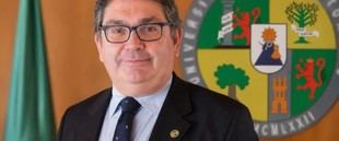 La UEx convierte a 232 profesores en personal laboral permanente