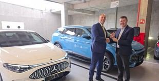 La UJA firma un acuerdo para incorporar vehículos eléctricos y reducir costos en su flota