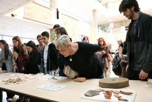 La ULE reinicia excavaciones en Puente Castro para estudiar su historia judía