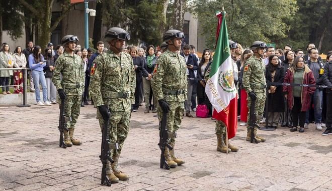Universidad Anáhuac y Defensa promueven valores cívicos en ceremonia