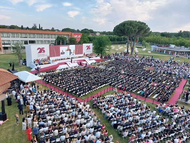 Graduación de la promoción 2025 en la Universidad Camilo José Cela