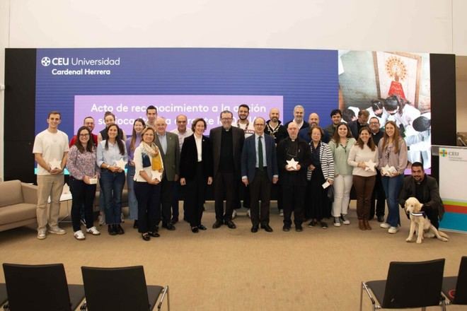La Universidad CEU Cardenal Herrera homenajea a parroquias por su apoyo durante la DANA
