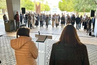La Universidad de Alicante se une en un minuto de silencio contra la violencia de género