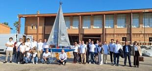 La Universidad de Cádiz lanza el 'SalUCA', su velero autónomo innovador