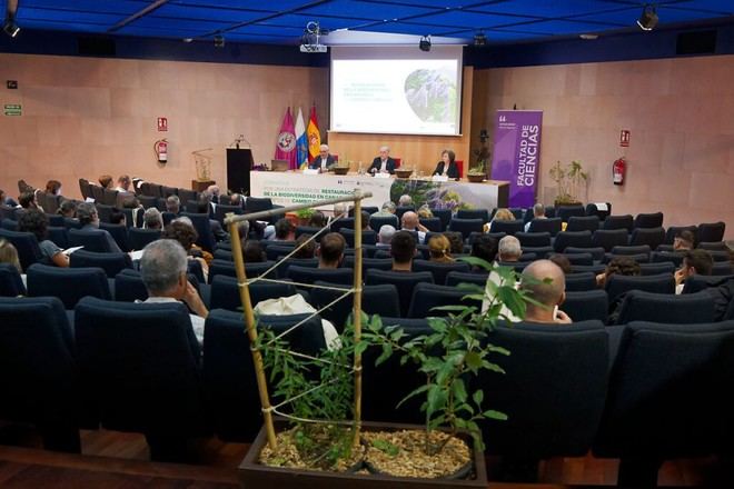 Jornadas en La Laguna abordan la restauración de la biodiversidad en Canarias