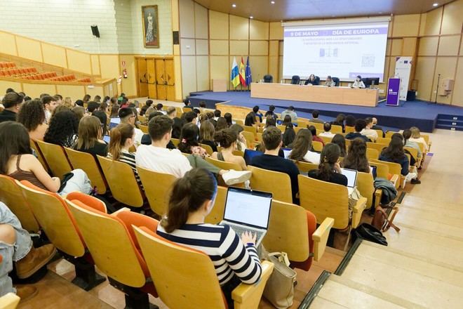 La Universidad de La Laguna analiza los desafíos de la inteligencia artificial en el Día de Europa