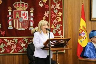 La Universidad de León otorga la Medalla Reina Urraca a Ana del Ser