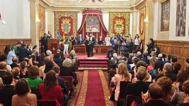 La Universidad de Oviedo otorga su Medalla de Oro a Fermín Canella, Rafael Altamira y Gustavo Bueno