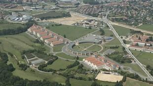 La Universidad de Oviedo se ofrece a ceder viales al Ayuntamiento de Gijón para su mejora
