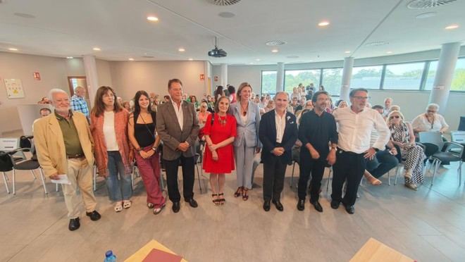 La Universidad de Oviedo homenajea a los estudiantes de PUMUO en la FIDMA