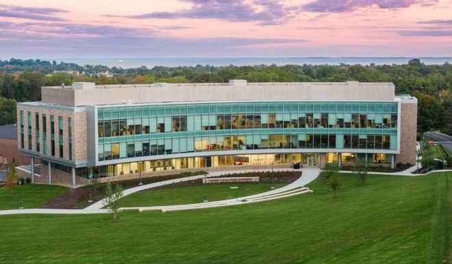 Loyola y Fairfield University firman acuerdo para que 1.300 estudiantes realicen un máster en EE.UU