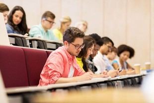 Andalucía incorpora 199 nuevos títulos universitarios hasta 2029