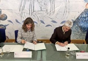 Universidad de León y Fundación Club 45 firman convenio para premiar a estudiantes de Filología Inglesa