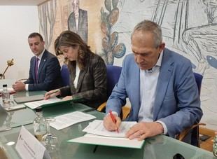 Convenio entre la Universidad de León y SERFUNLE para cesión de restos humanos en Medicina