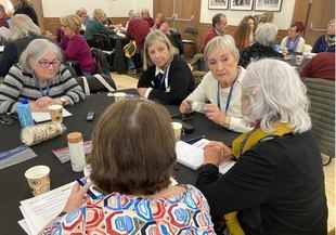 La Universitat investiga la percepción científica de los mayores de 65 años