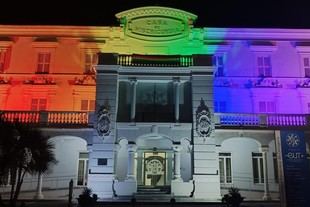 La UPCT celebra el Orgullo LGTBIQ+ iluminando su fachada con colores arcoíris