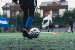 La URJC recibe un premio por su estudio sobre lesiones en futbolistas