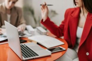 La URJC impulsa el 'Premio Emprendedoras' para proyectos liderados por mujeres