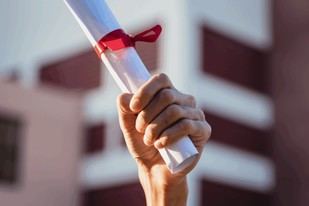 La Universidad de Sevilla lanza microcredenciales para empresas