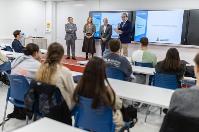 Inauguración del Aula Moeve en la Universidad de Sevilla para impulsar la formación y la innovación