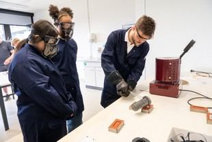 RWTH Aachen impulsa el interés por STEM con "Labs on Tour" para estudiantes