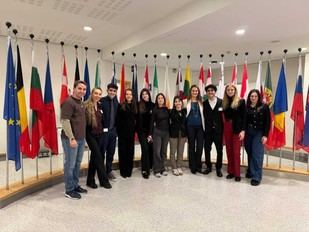 La embajadora UNICAT de la UdG visita instituciones europeas en Bruselas