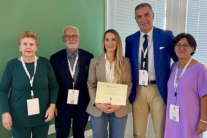 Larisa Ryskalin recibe el premio a la mejor investigadora menor de 40 años