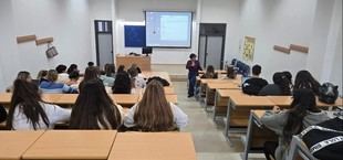 La Universidad de Cádiz capacita a más de 1.500 personas en sus Escuelas de Familia
