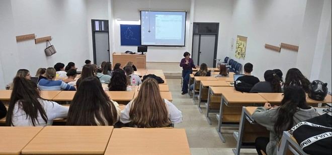 La Universidad de Cádiz capacita a más de 1.500 personas en sus Escuelas de Familia