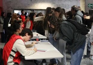 Las visitas guiadas a la Universitat celebran su 30 aniversario como referente para estudiantes preuniversitarios