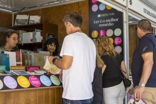 La Universidad del Porto presenta su oferta literaria en la Feria del Libro 2025