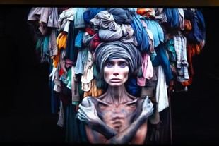 Exposición de entidades femeninas generadas por IA en la UdL