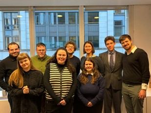 Jóvenes proponen nuevos objetivos europeos para la juventud