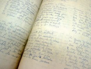 Lanzan libro inédito con manuscritos de Violeta Parra en UC