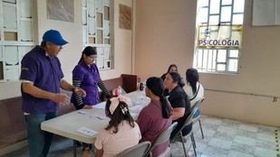 Brigada de Salud UACJ beneficia a comunidad en Puerto de Anapra