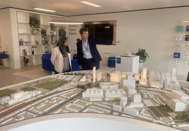 Visita de diputada al campus de innovación de Imperial en White City